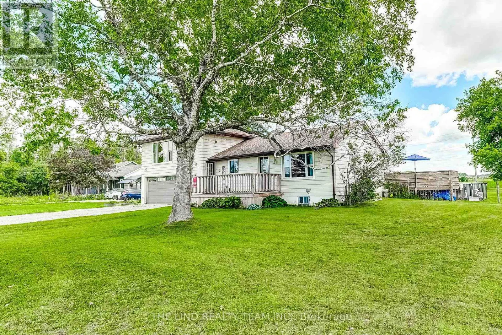 19505 BATHURST STREET