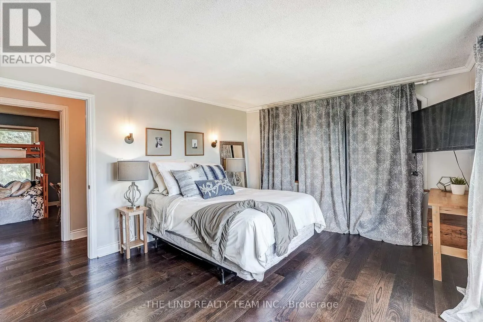 19505 BATHURST STREET
