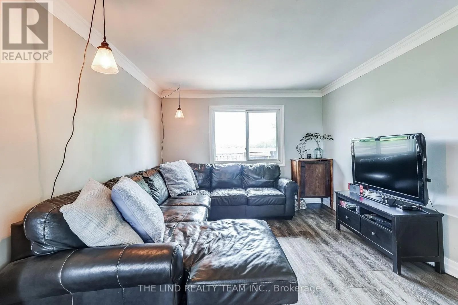 19505 BATHURST STREET