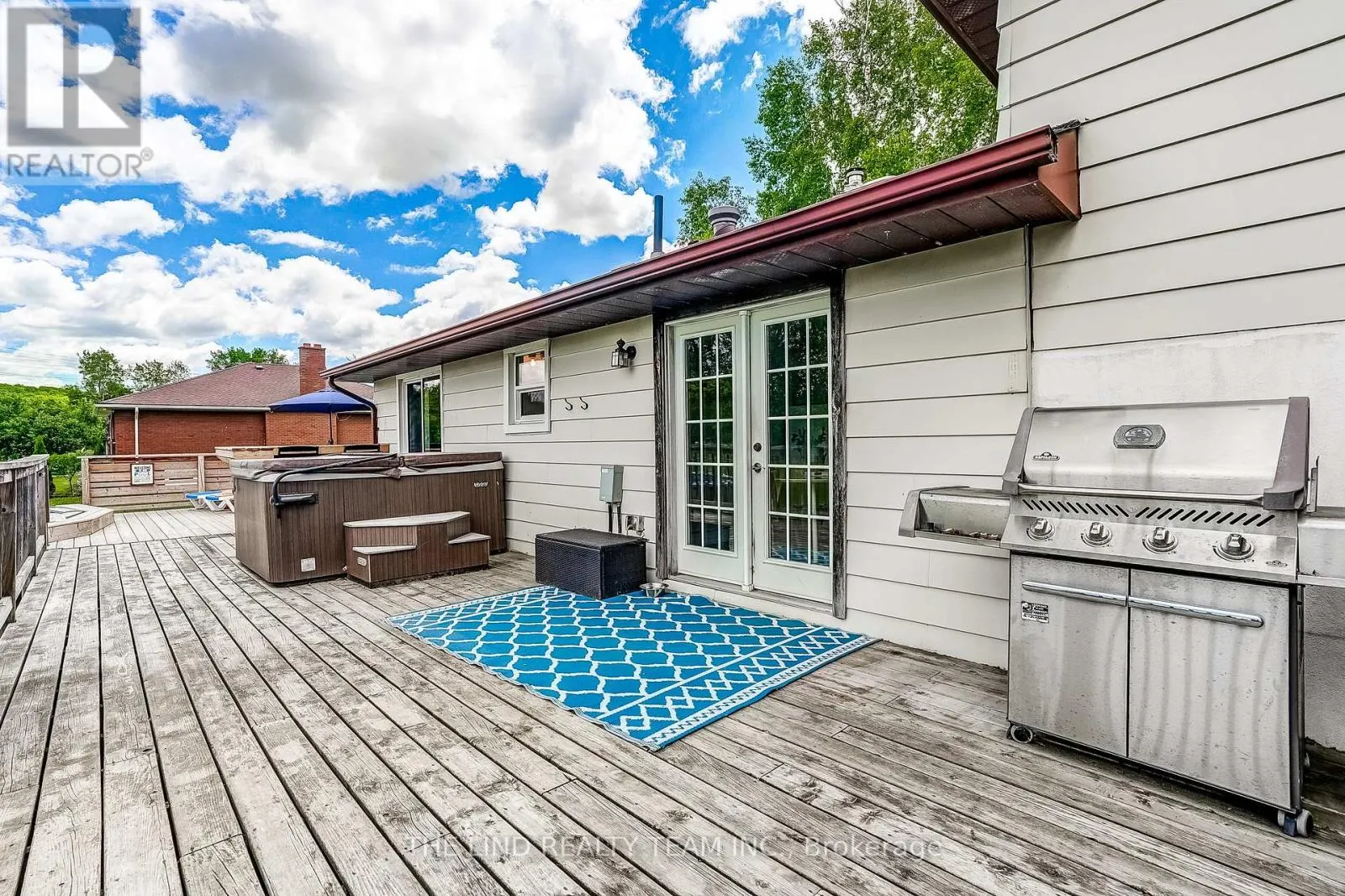 19505 BATHURST STREET