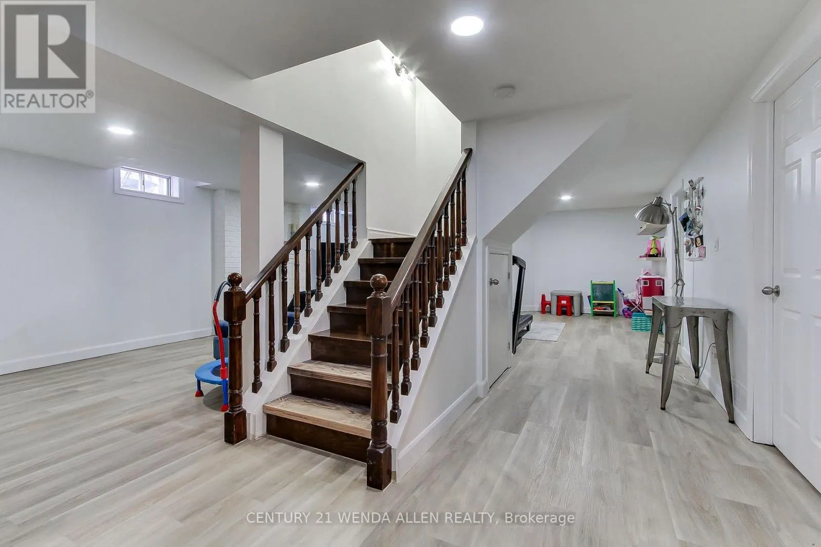 156 GWENDOLYN BOULEVARD