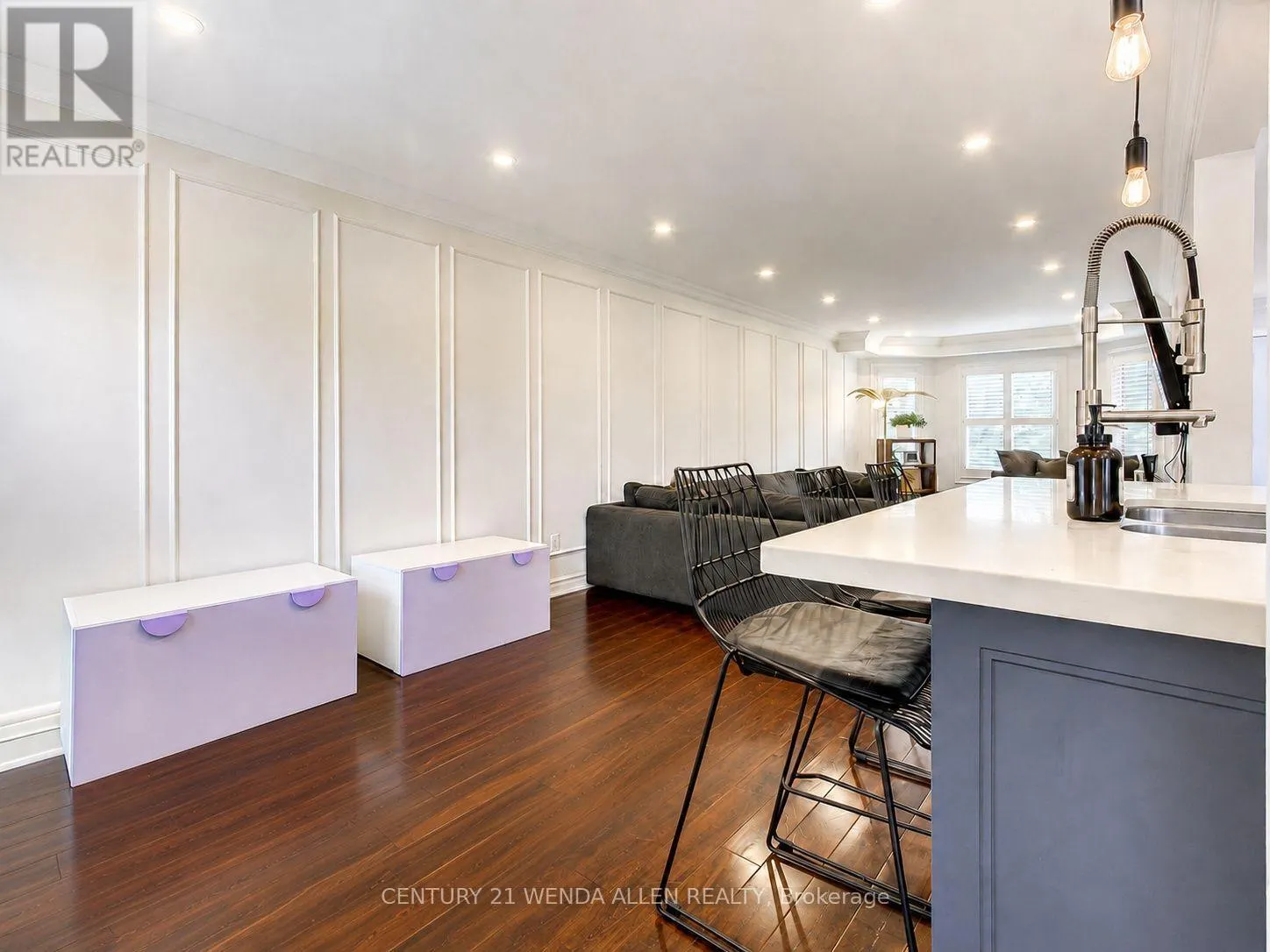 156 GWENDOLYN BOULEVARD