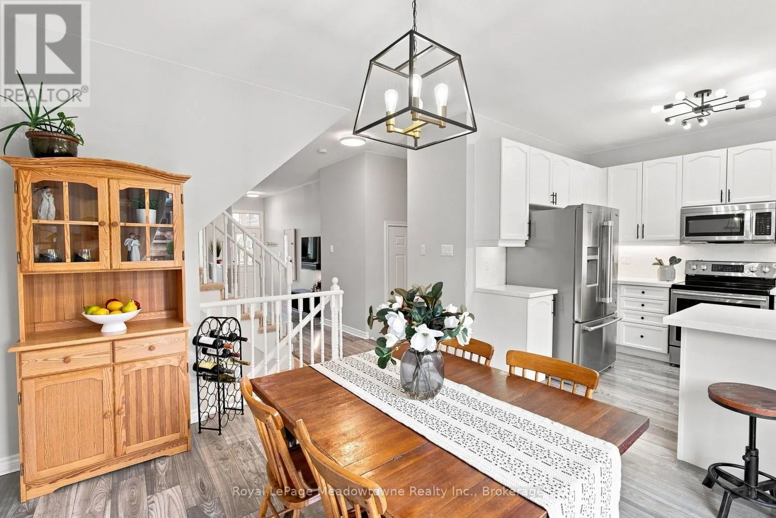140 LAURENDALE AVENUE