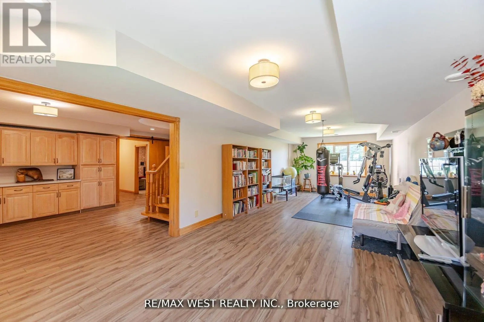 7 STEWART CRESCENT