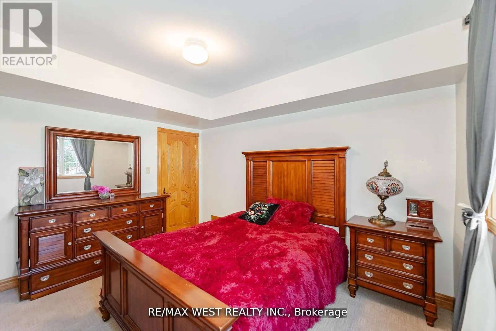 7 STEWART CRESCENT