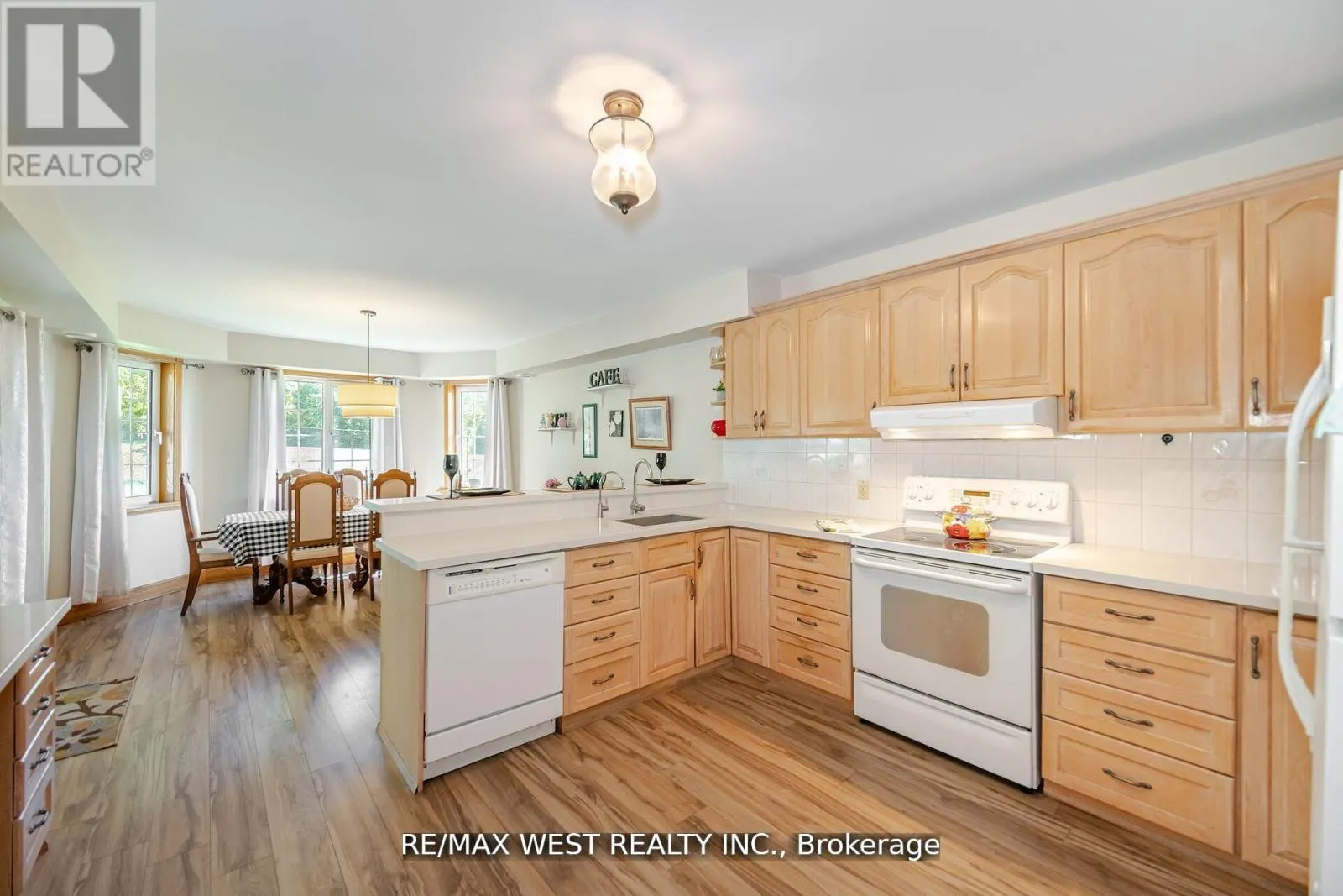 7 STEWART CRESCENT