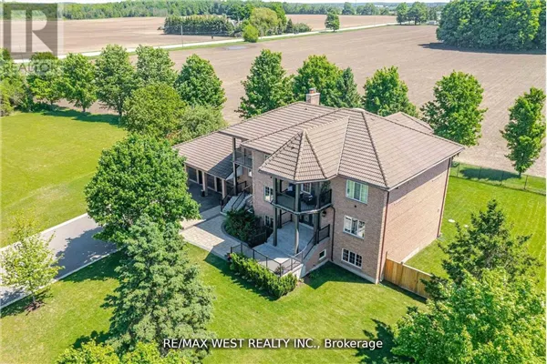 7 STEWART CRESCENT