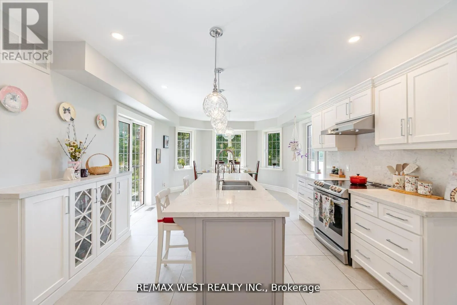 7 STEWART CRESCENT
