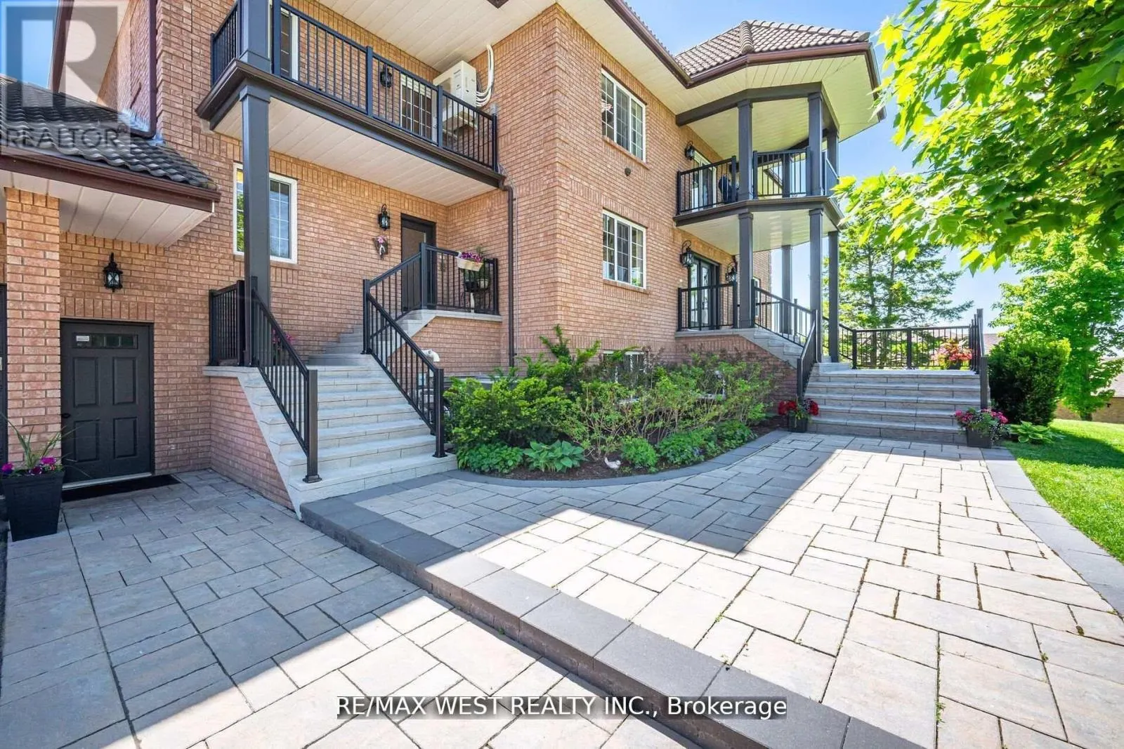 7 STEWART CRESCENT
