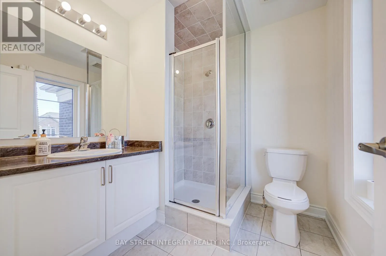 41 KENNETH ROGERS CRESCENT