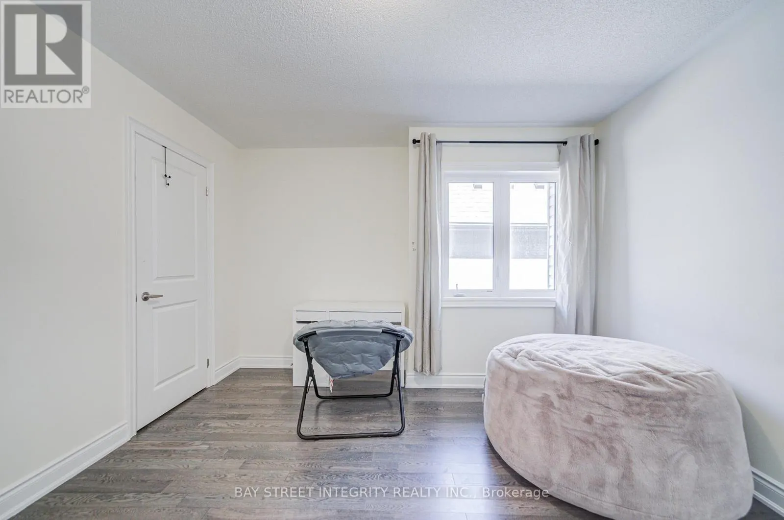 41 KENNETH ROGERS CRESCENT