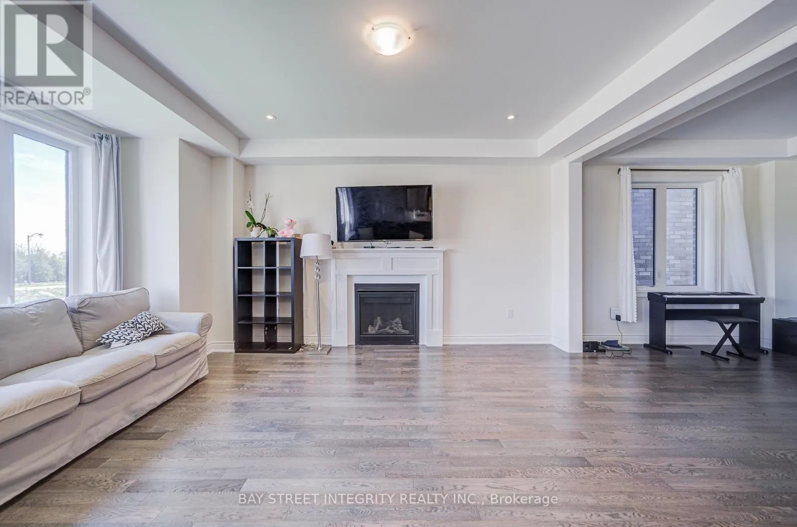 41 KENNETH ROGERS CRESCENT
