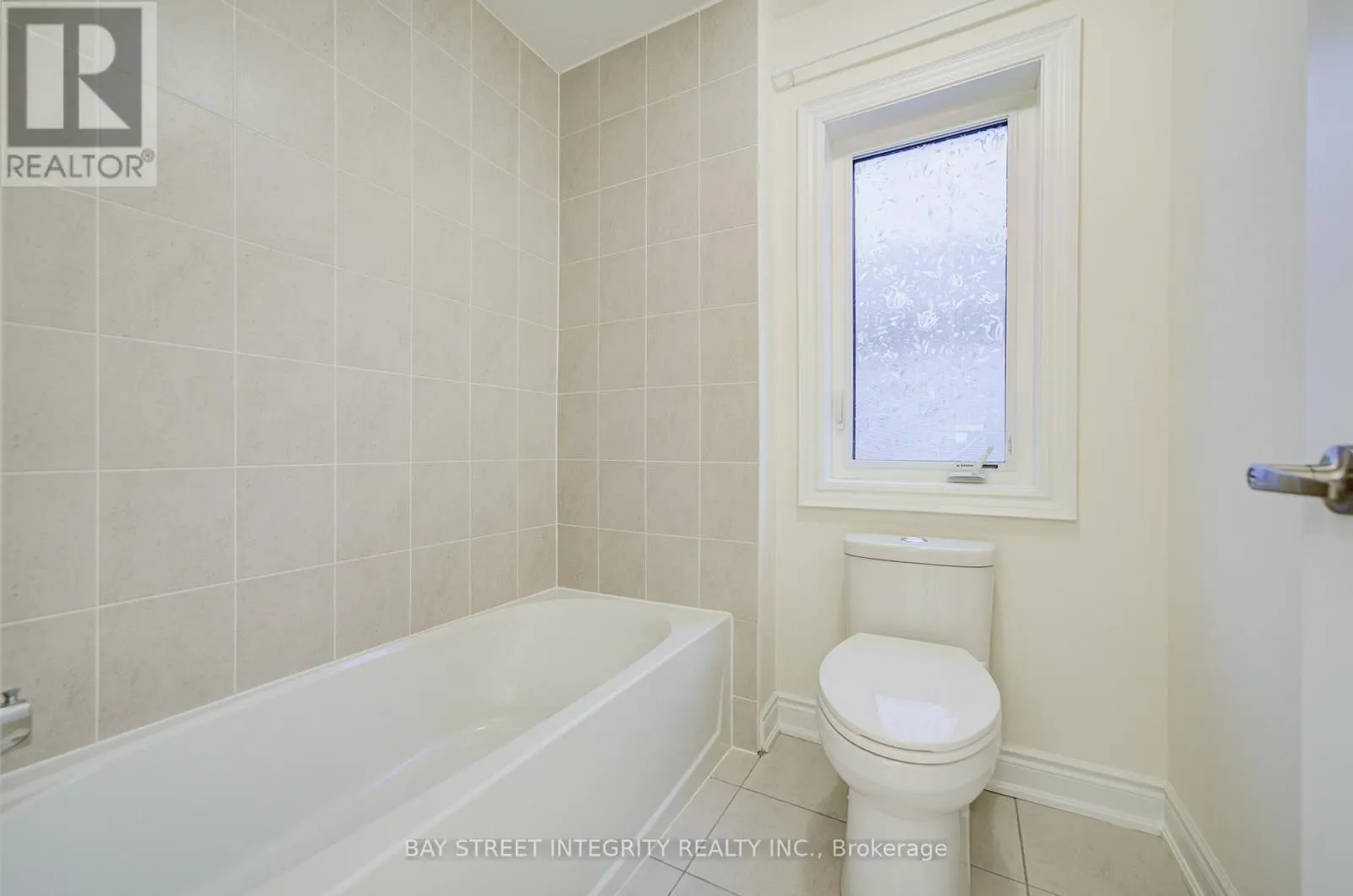 41 KENNETH ROGERS CRESCENT