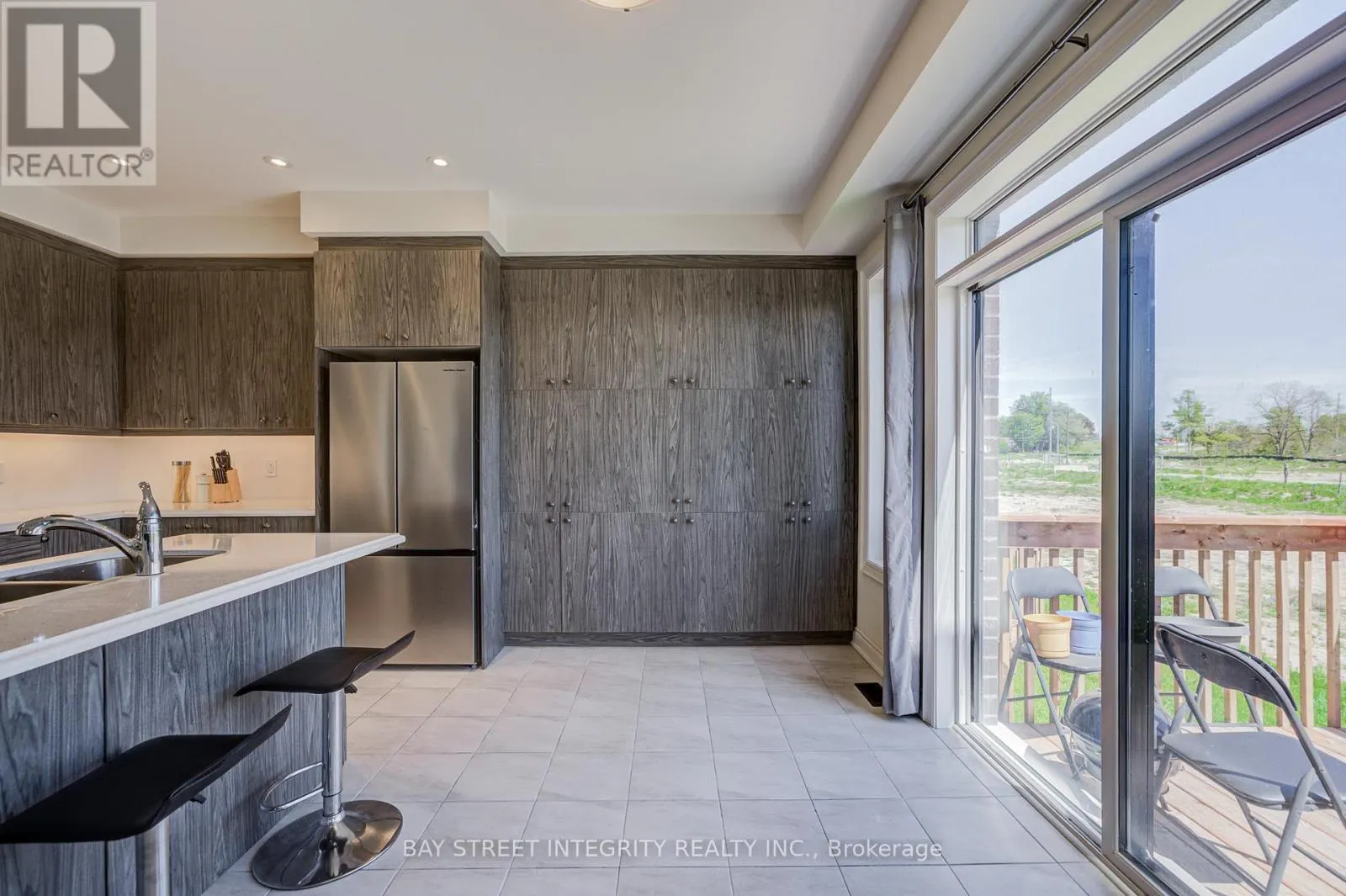 41 KENNETH ROGERS CRESCENT