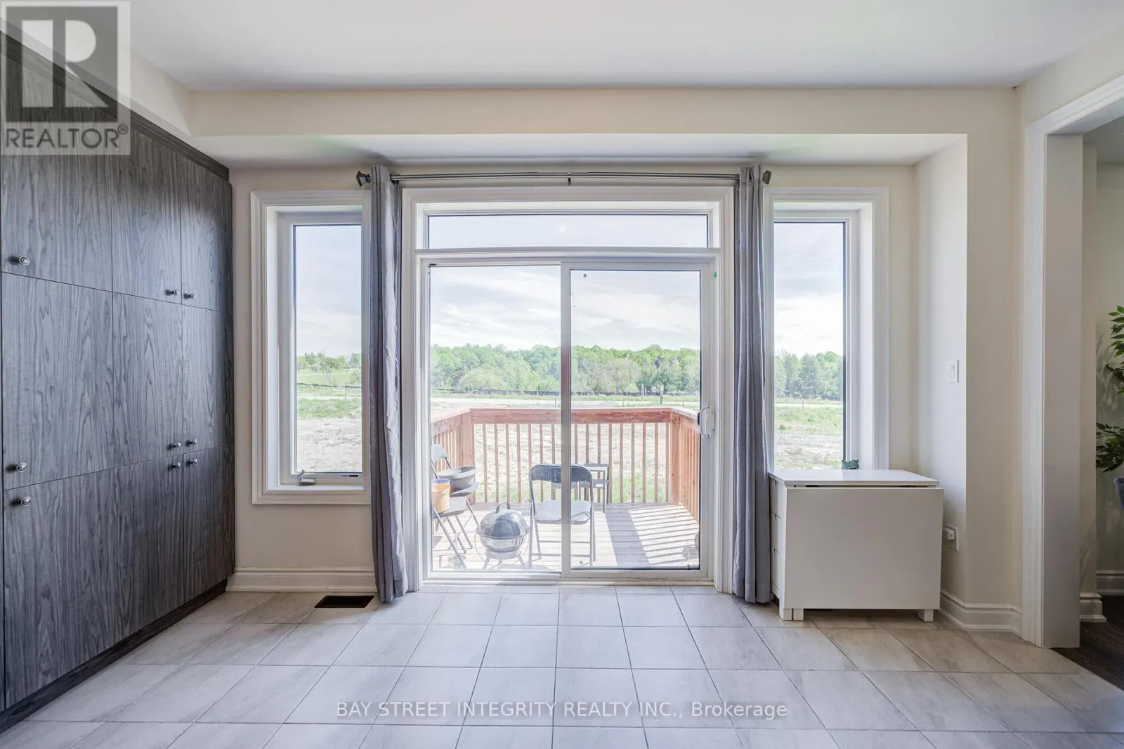 41 KENNETH ROGERS CRESCENT