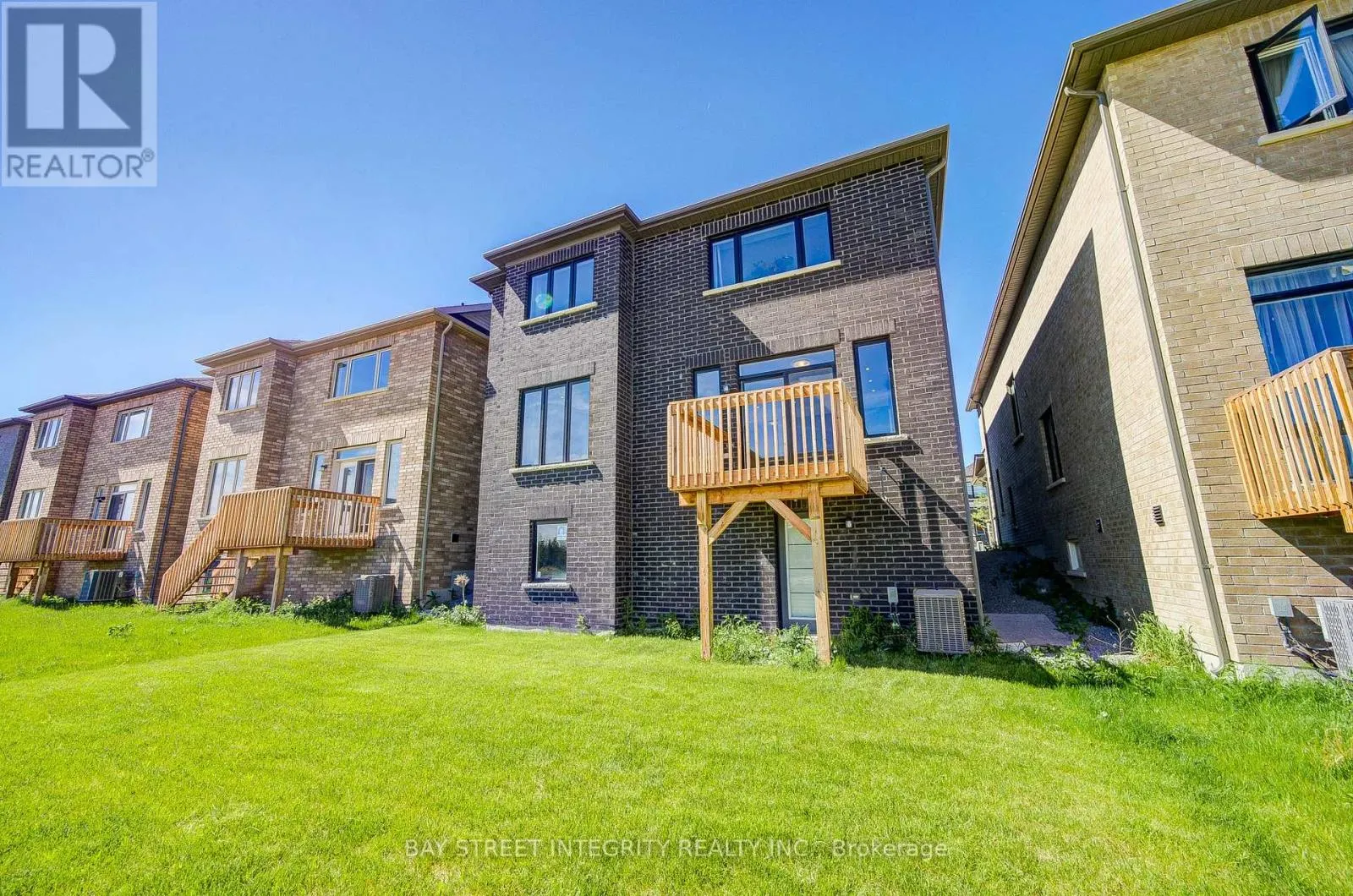 41 KENNETH ROGERS CRESCENT