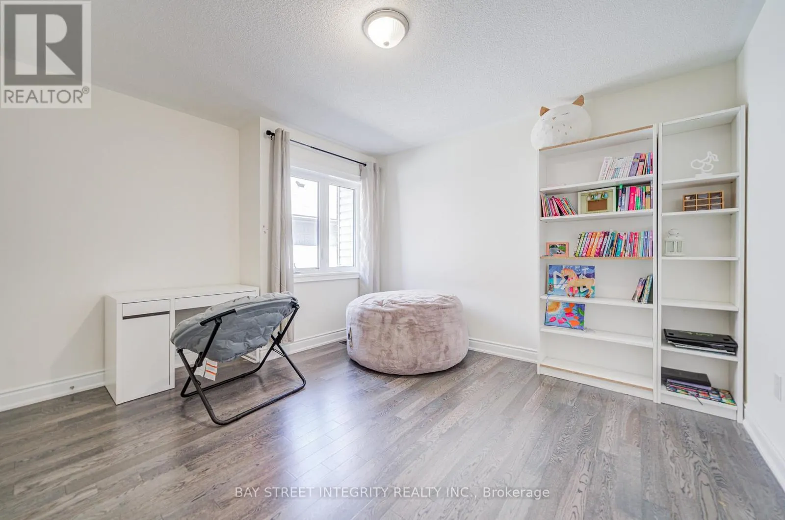 41 KENNETH ROGERS CRESCENT