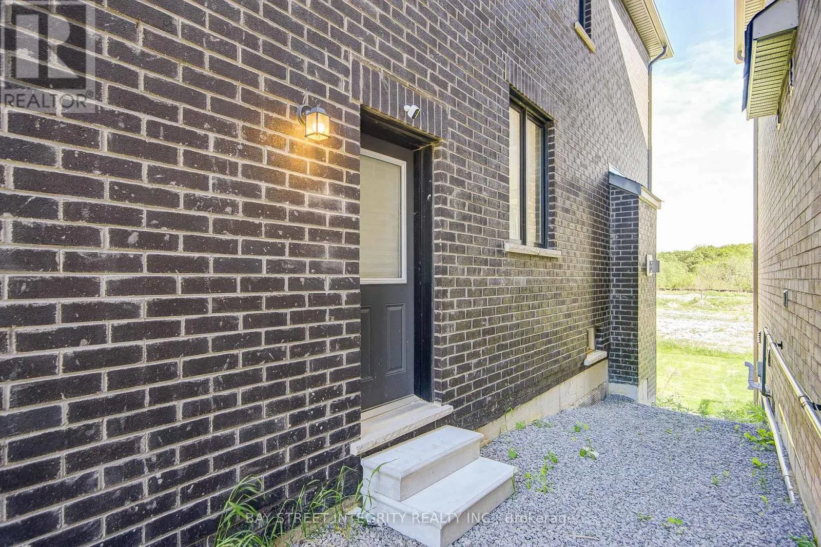 41 KENNETH ROGERS CRESCENT