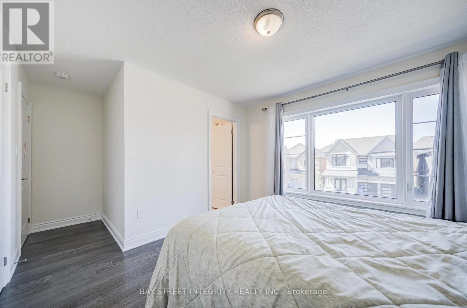 41 KENNETH ROGERS CRESCENT