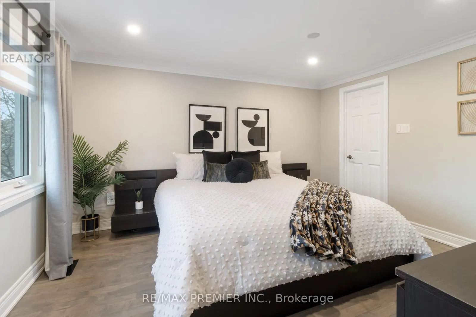 60 NOBLEVIEW DRIVE