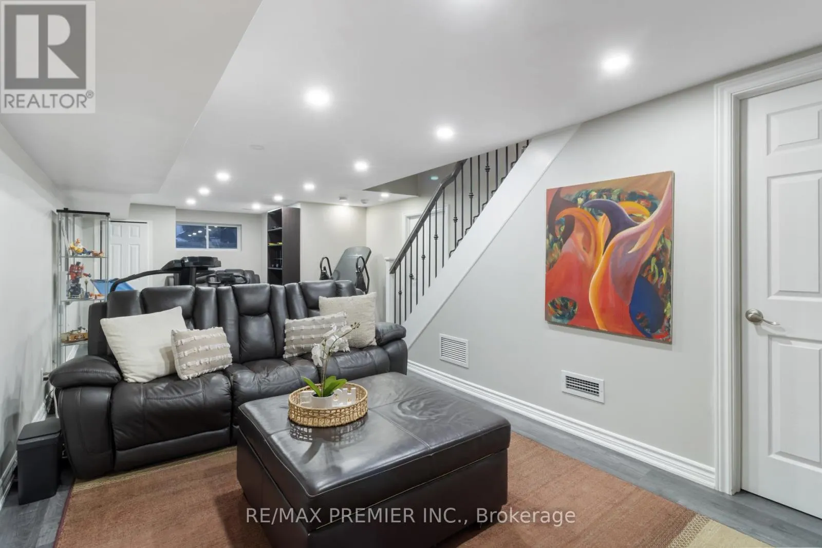 60 NOBLEVIEW DRIVE