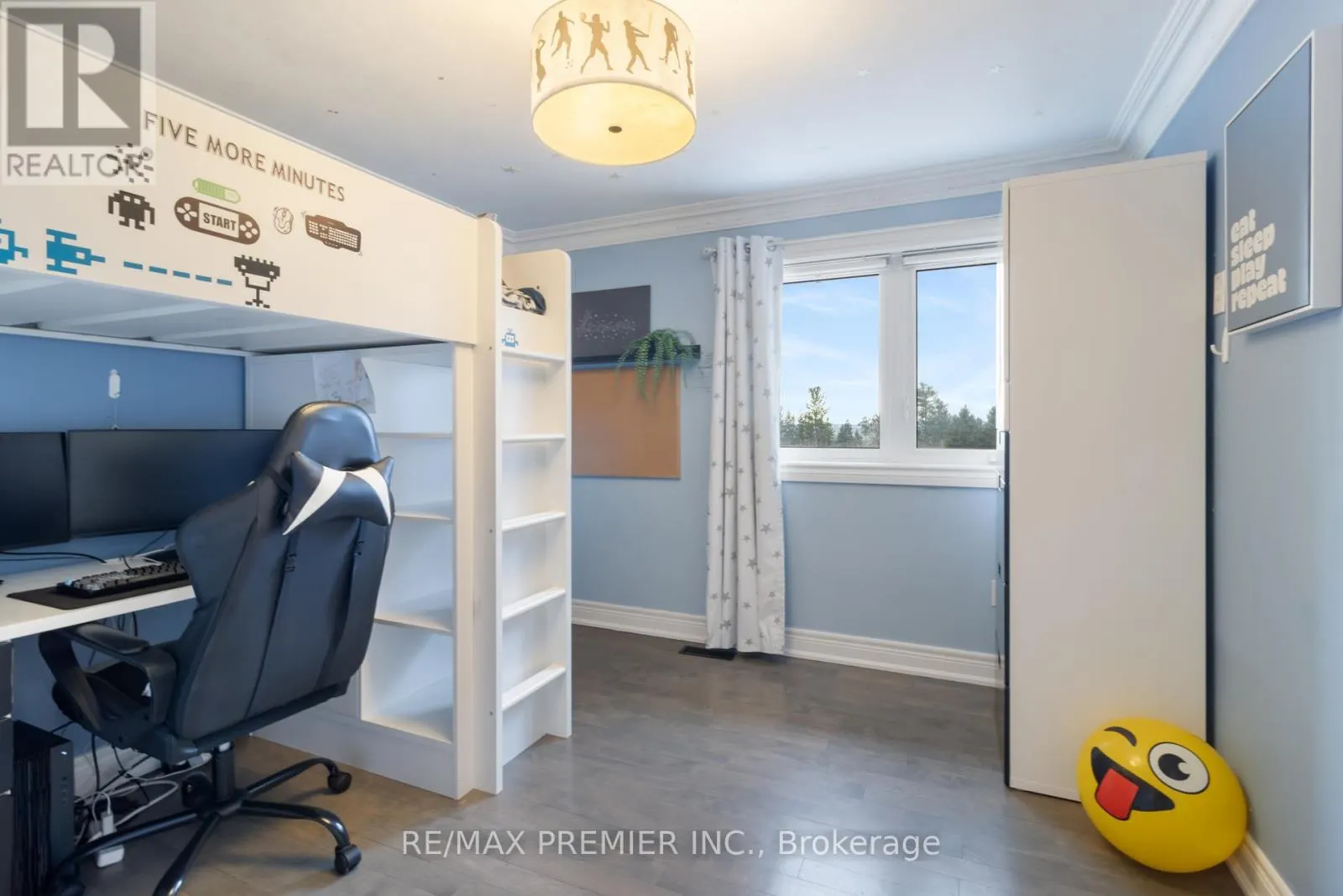 60 NOBLEVIEW DRIVE