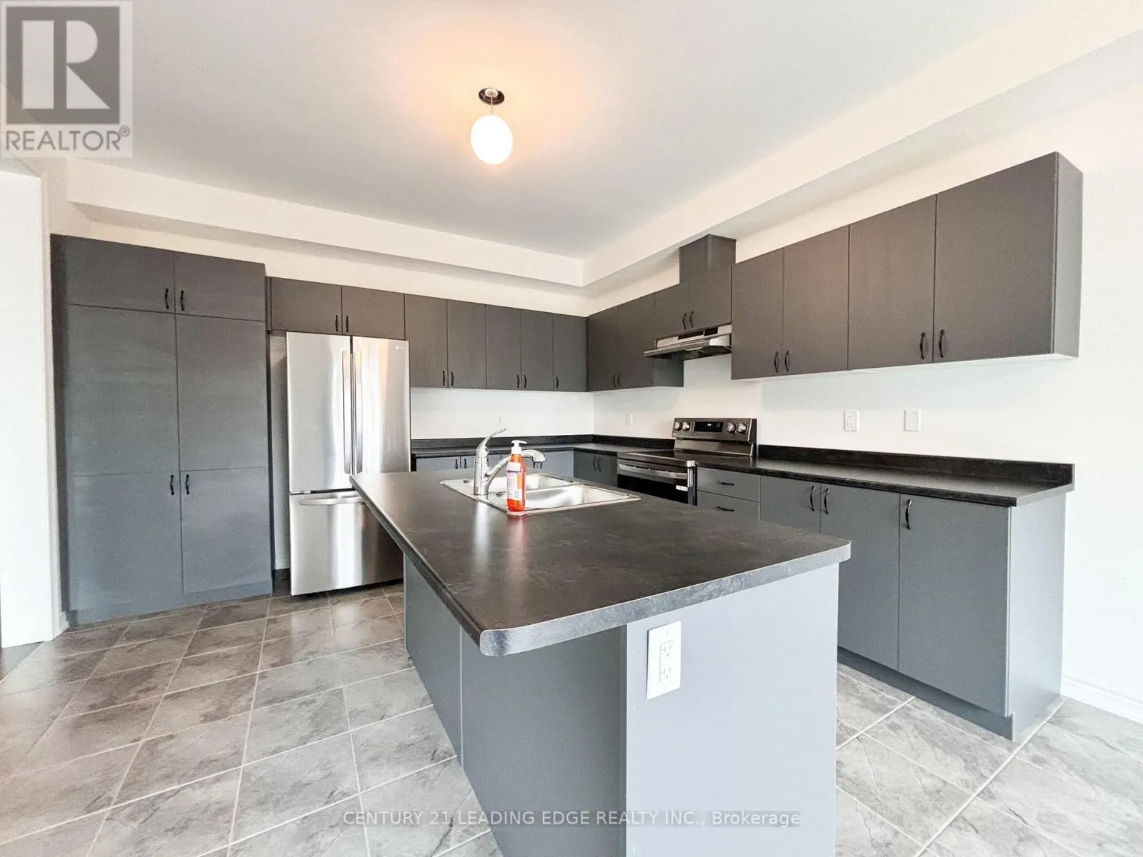 19 WAKEFIELD BOULEVARD