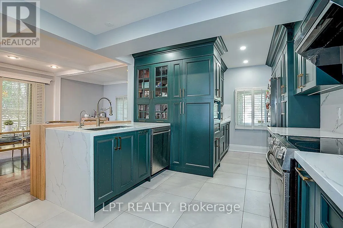 38 METROPOLITAN CRESCENT