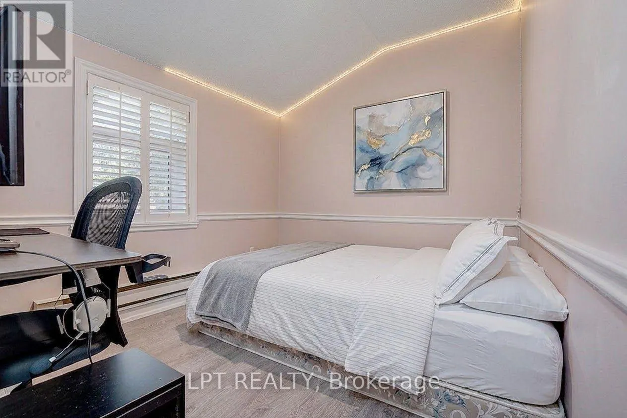 38 METROPOLITAN CRESCENT