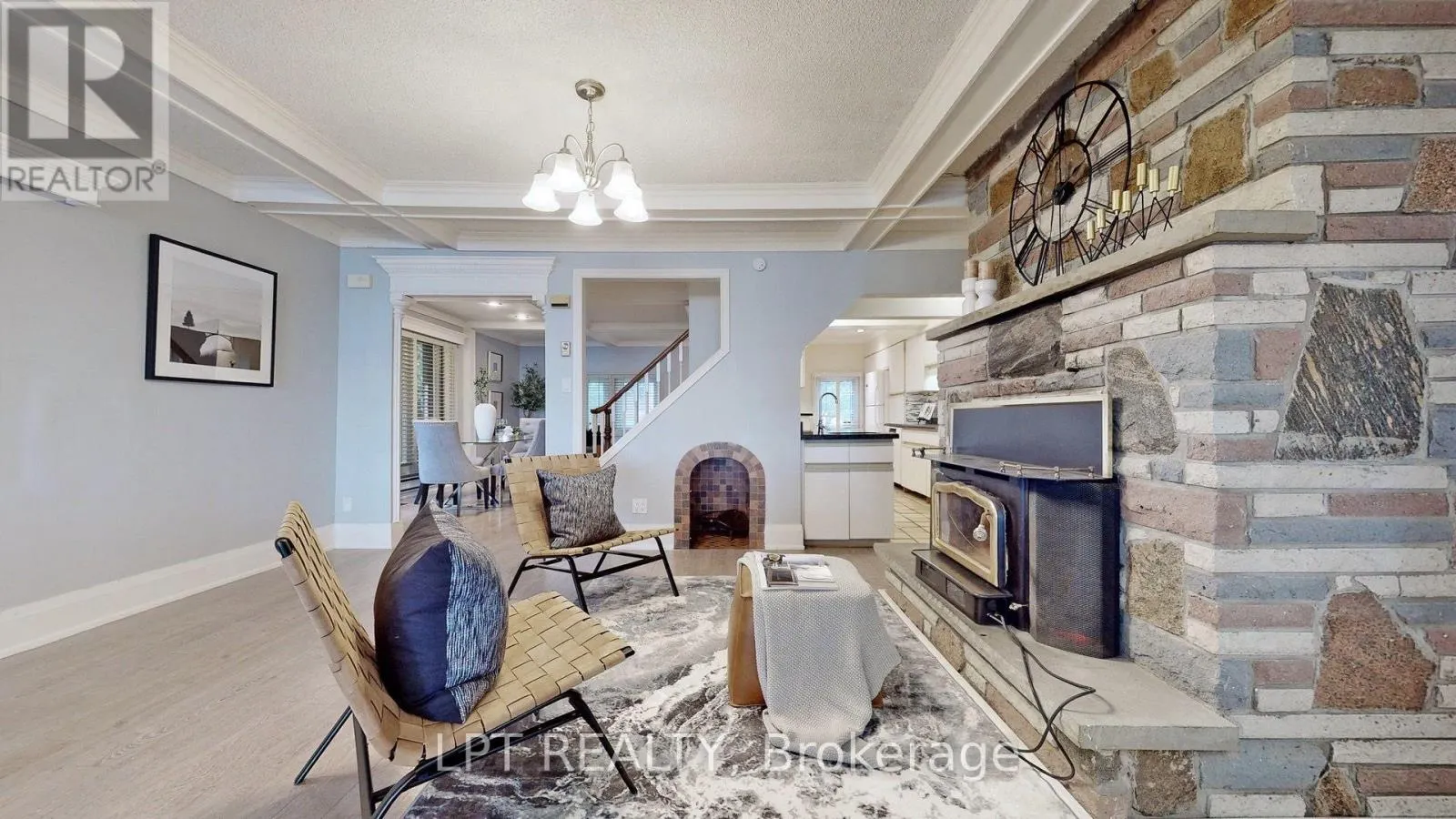 38 METROPOLITAN CRESCENT