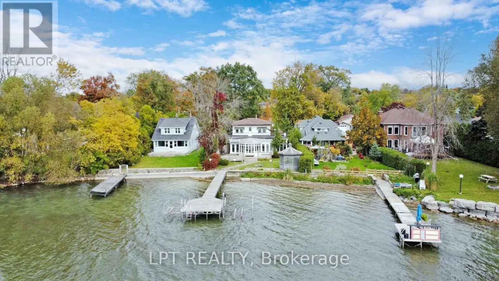 38 METROPOLITAN CRESCENT