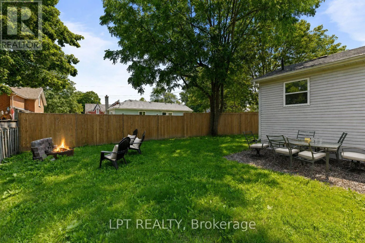 77 MUNRO ST WEST STREET W