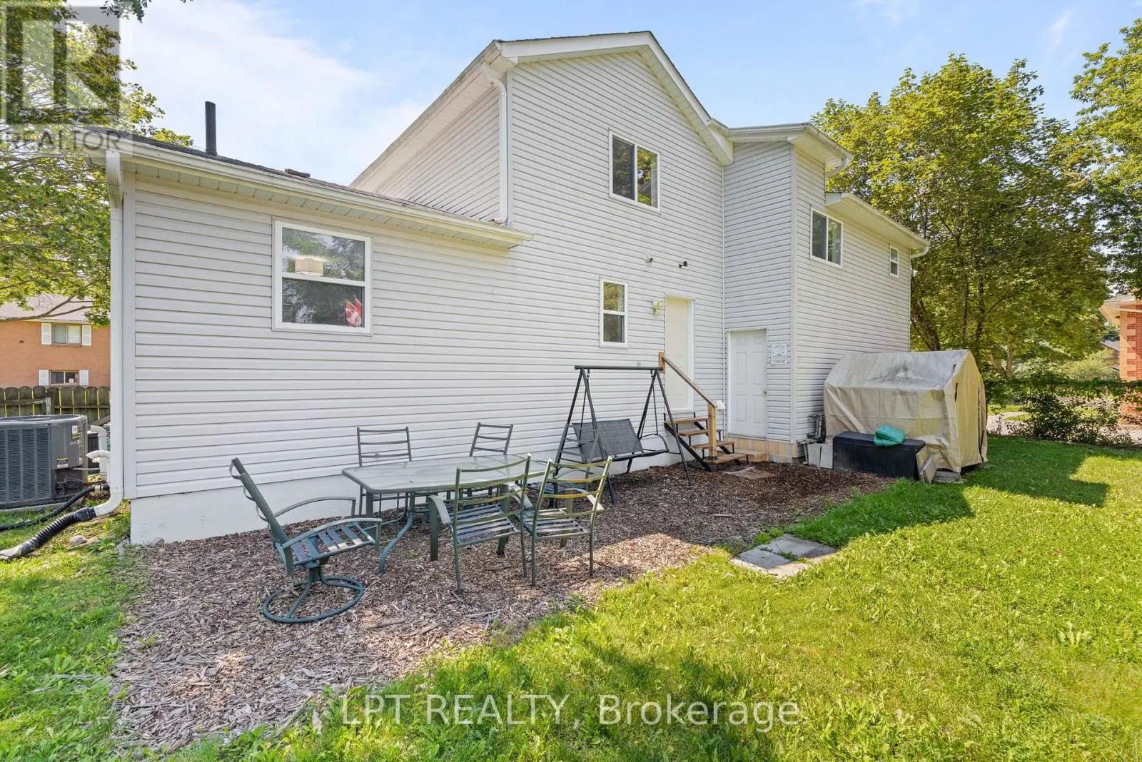 77 MUNRO ST WEST STREET W