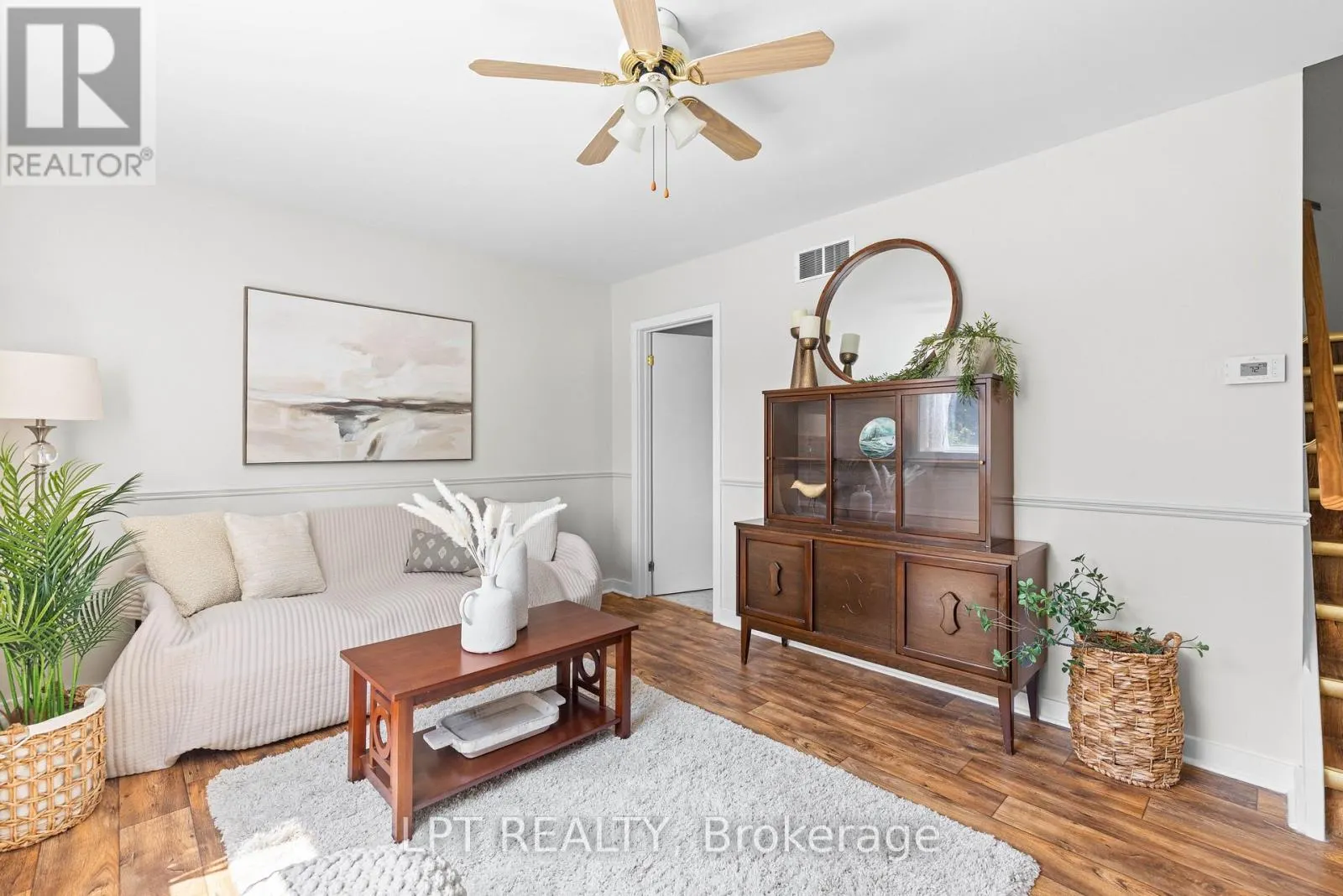 77 MUNRO ST WEST STREET W