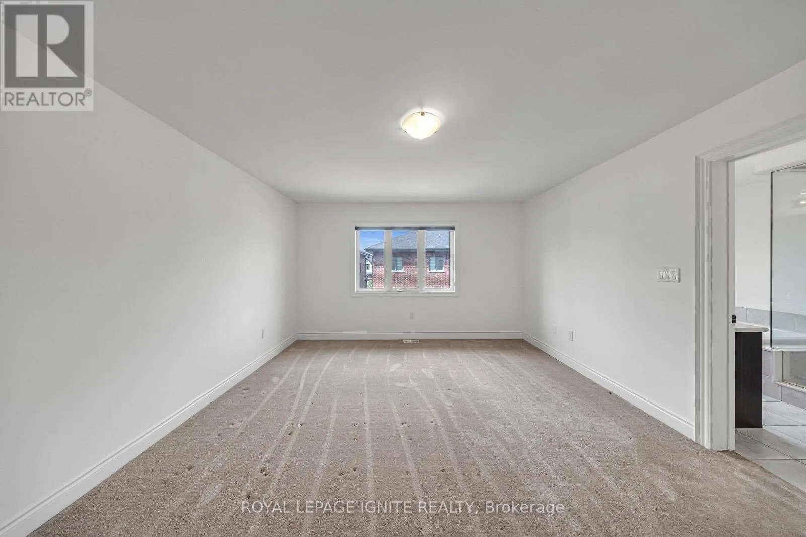 9 ALAN WILLIAMS TRAIL