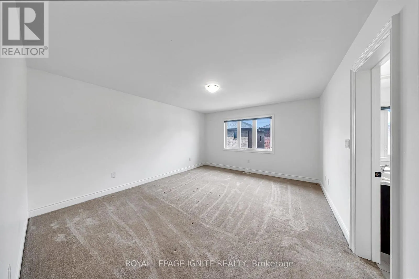 9 ALAN WILLIAMS TRAIL