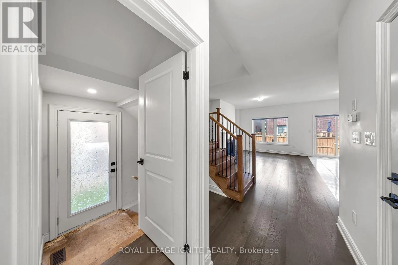 9 ALAN WILLIAMS TRAIL