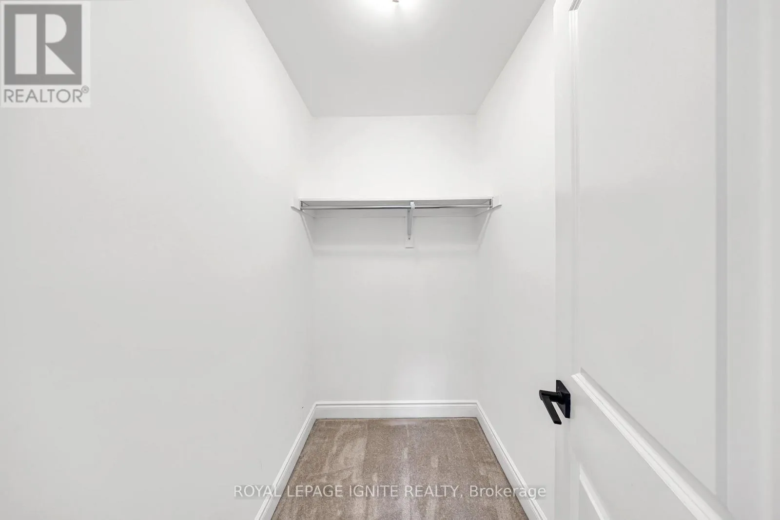9 ALAN WILLIAMS TRAIL