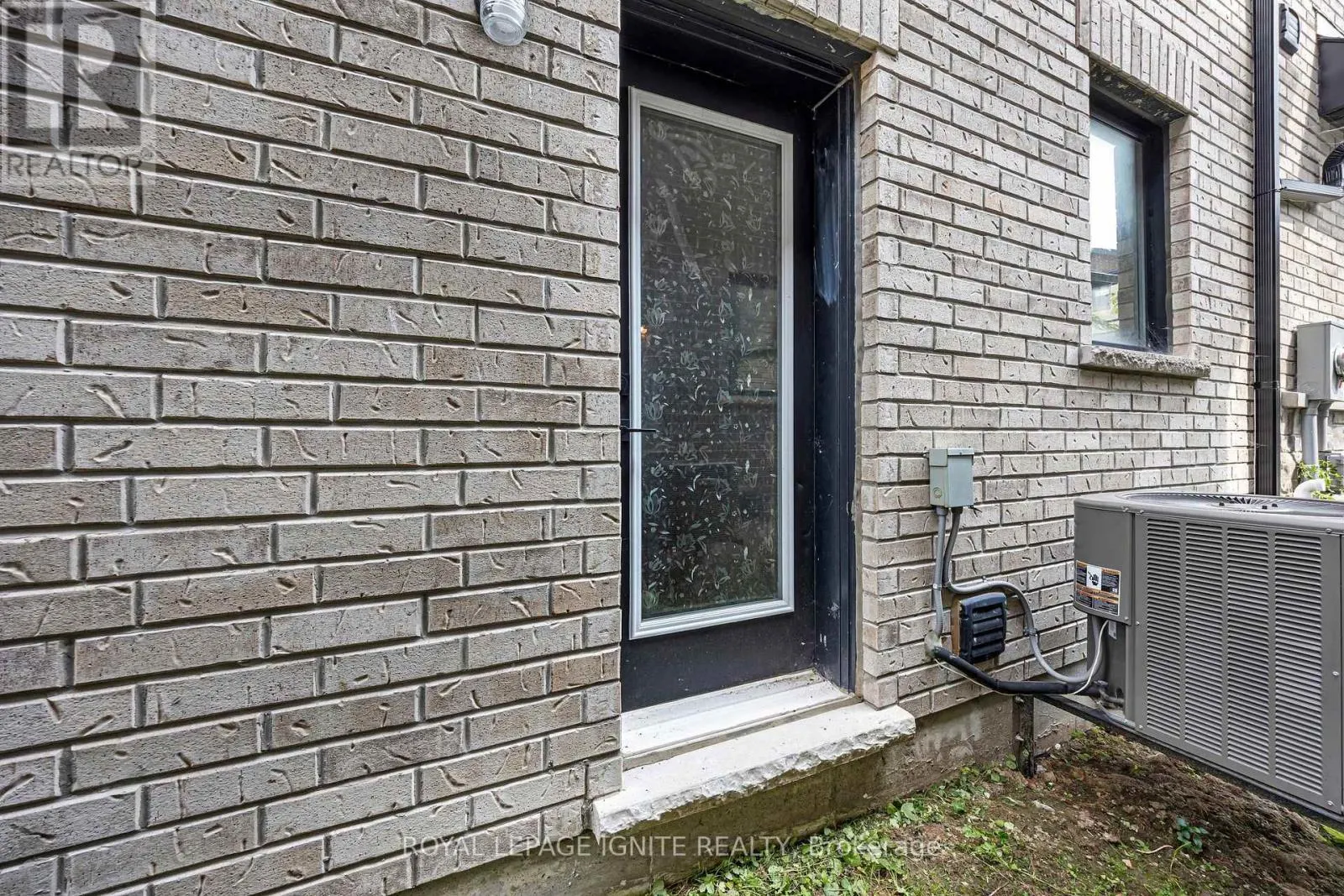 9 ALAN WILLIAMS TRAIL