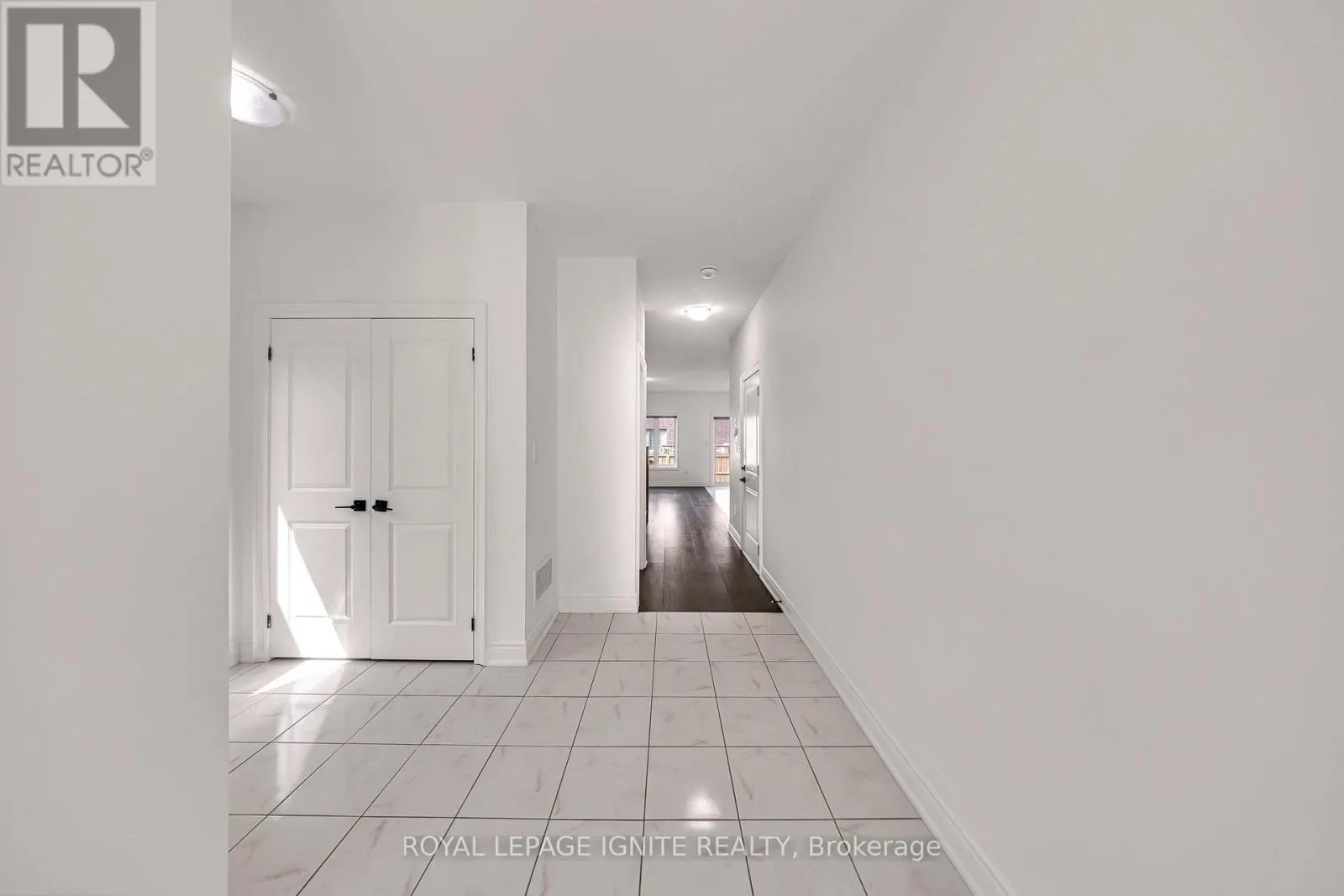 9 ALAN WILLIAMS TRAIL