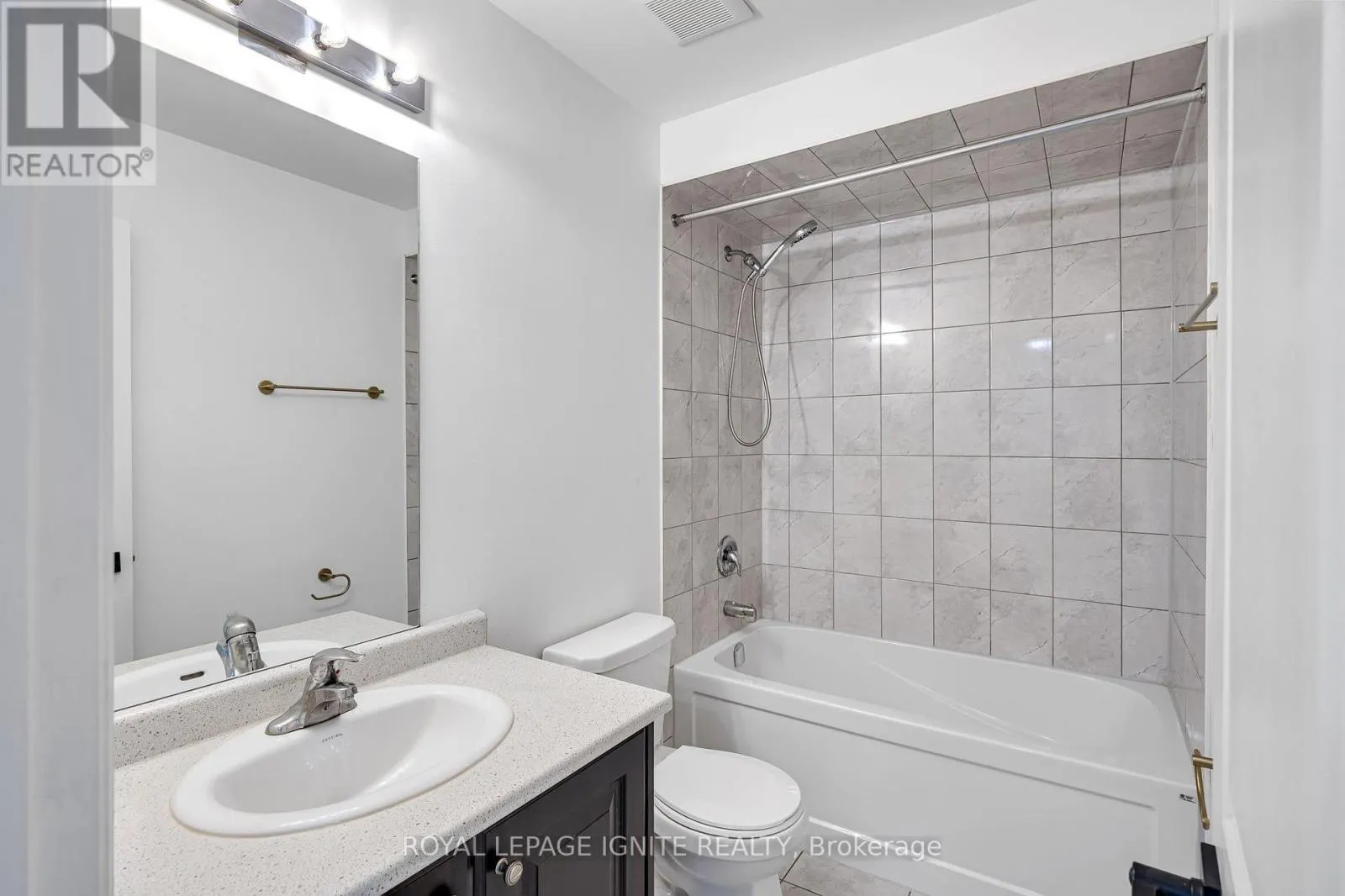9 ALAN WILLIAMS TRAIL