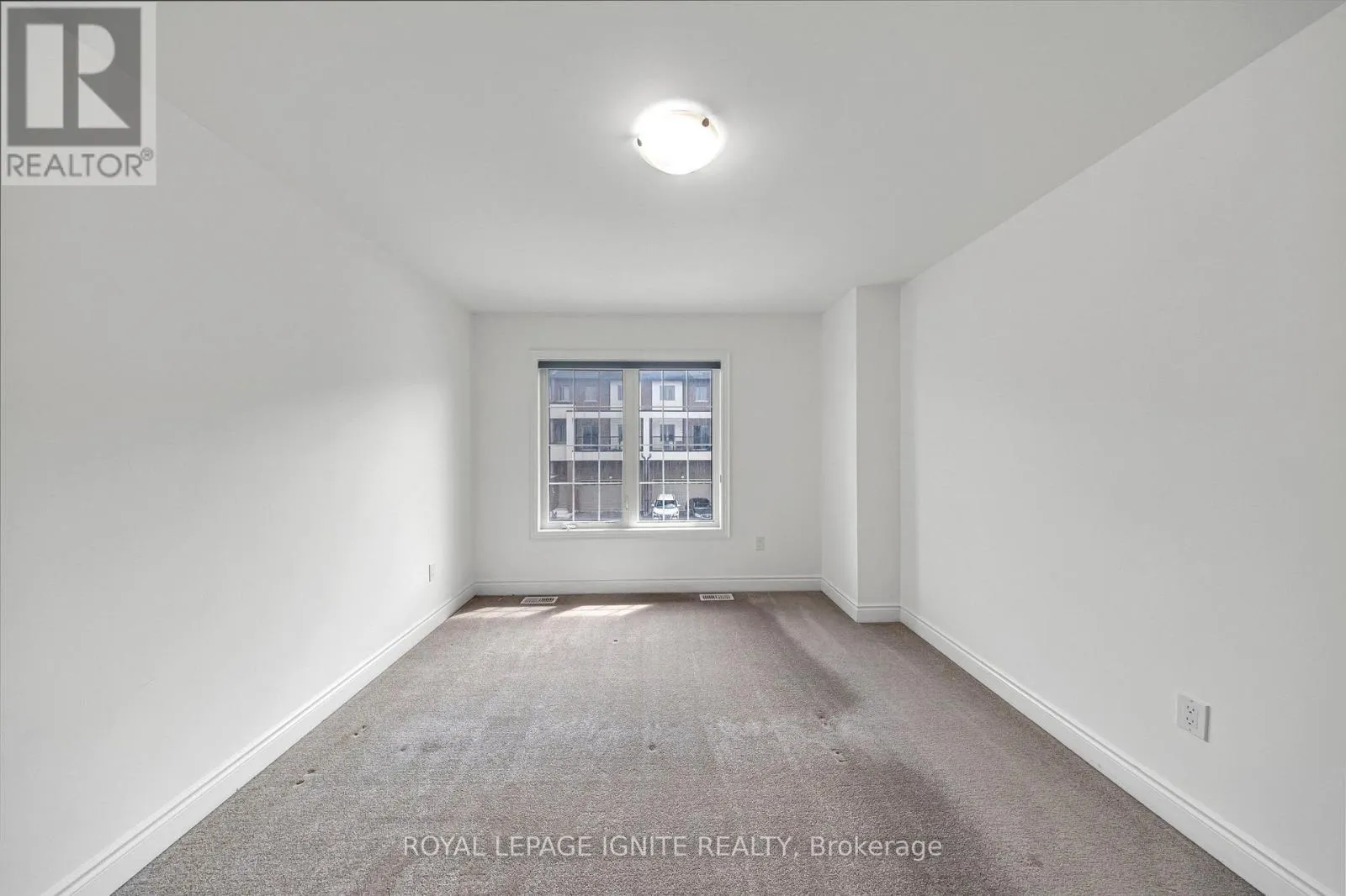 9 ALAN WILLIAMS TRAIL
