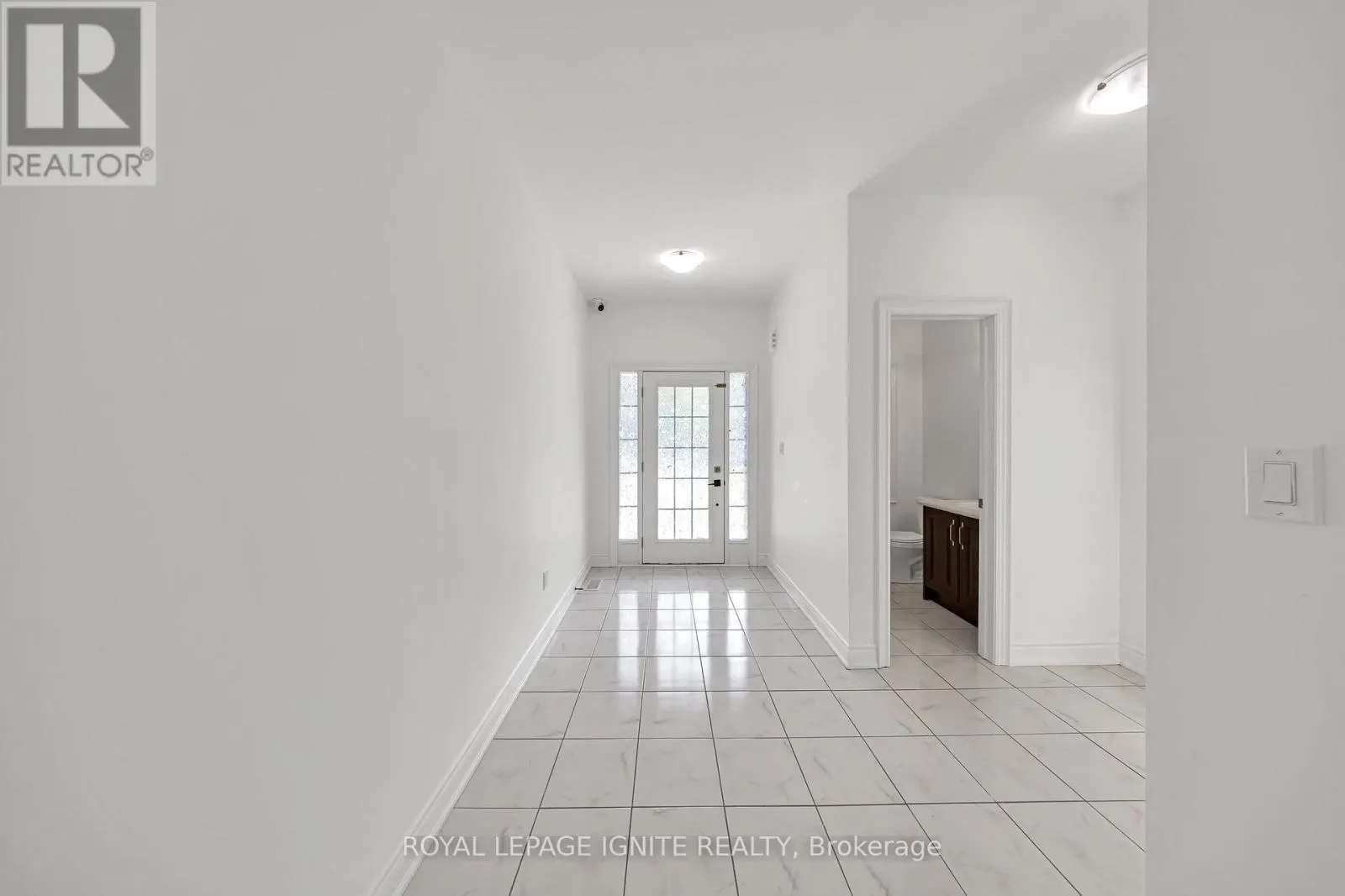 9 ALAN WILLIAMS TRAIL