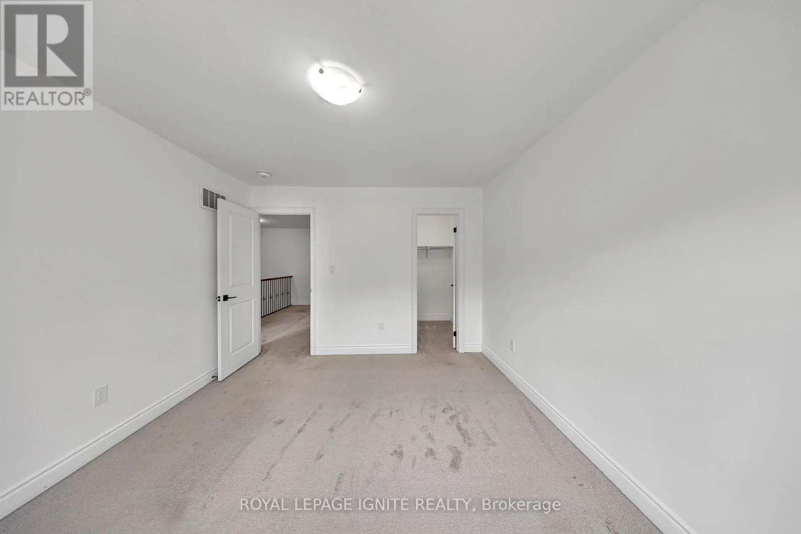 9 ALAN WILLIAMS TRAIL