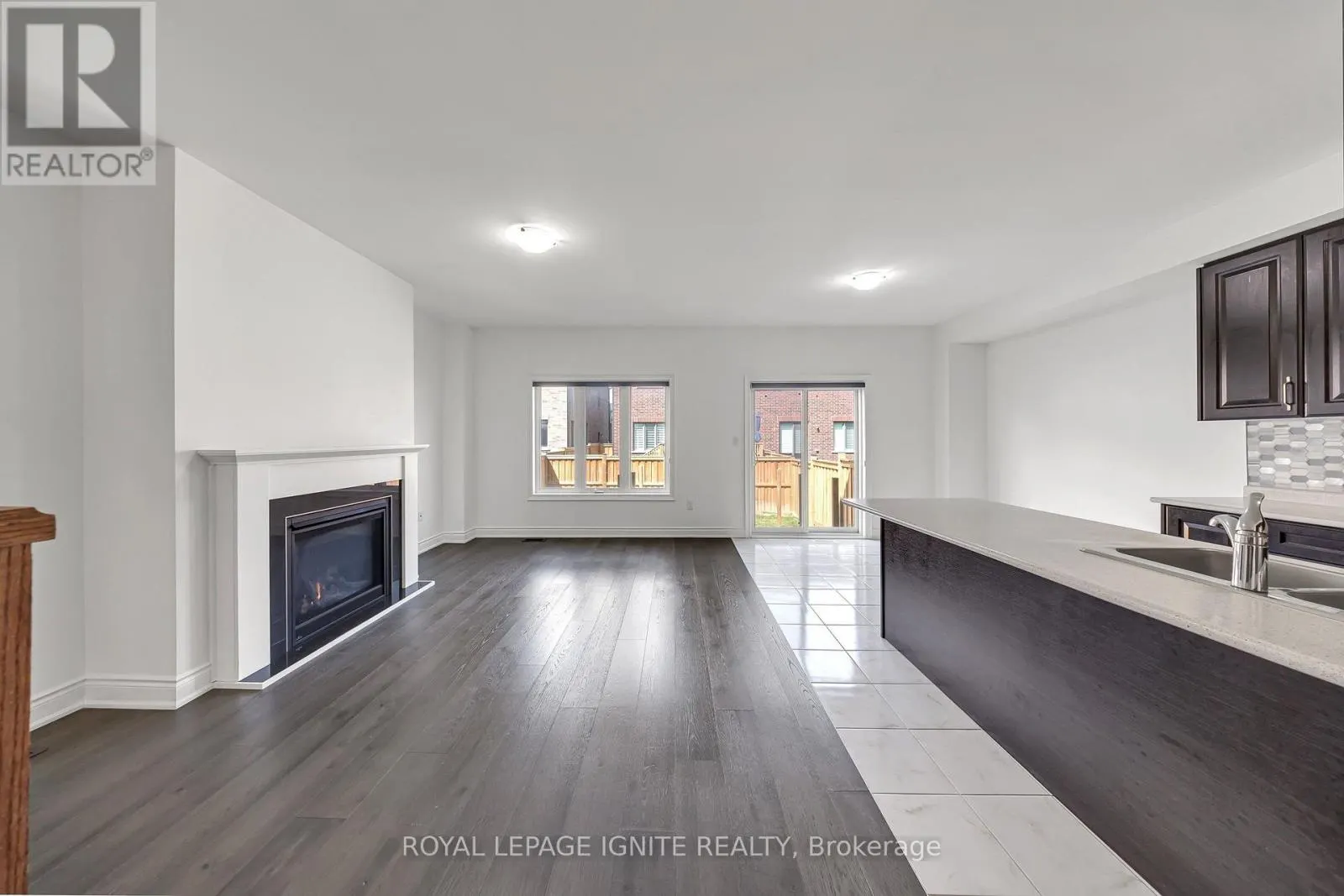 9 ALAN WILLIAMS TRAIL
