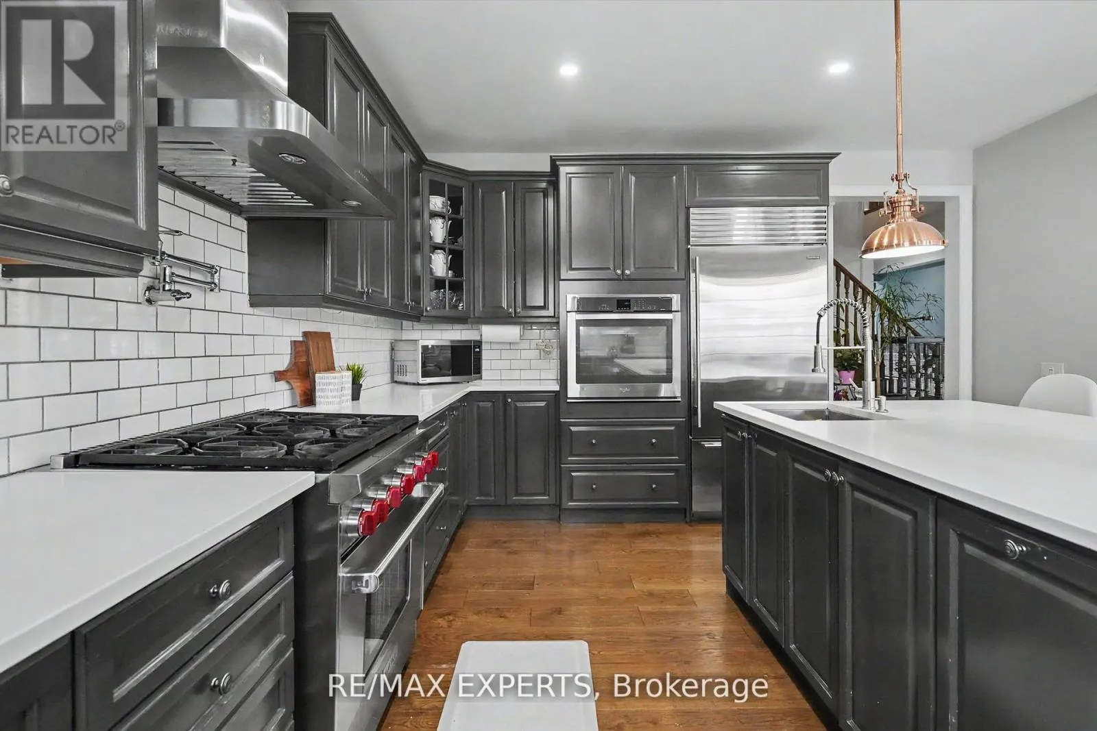74 DUNROBIN CRESCENT