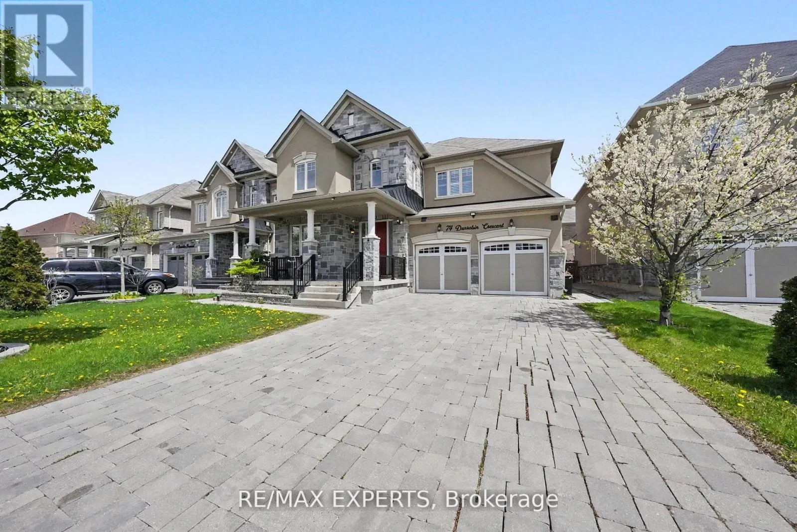 74 DUNROBIN CRESCENT