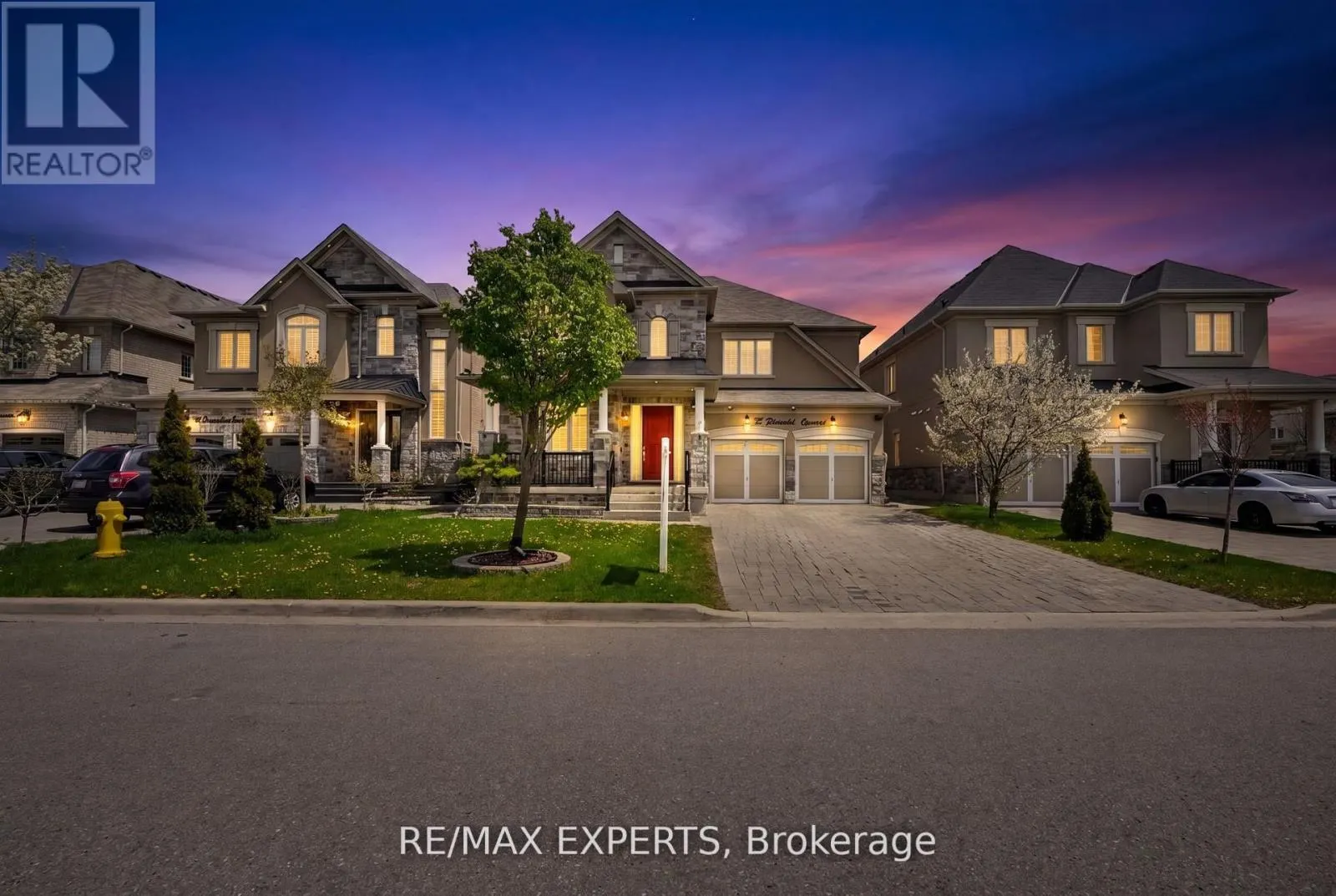 74 DUNROBIN CRESCENT