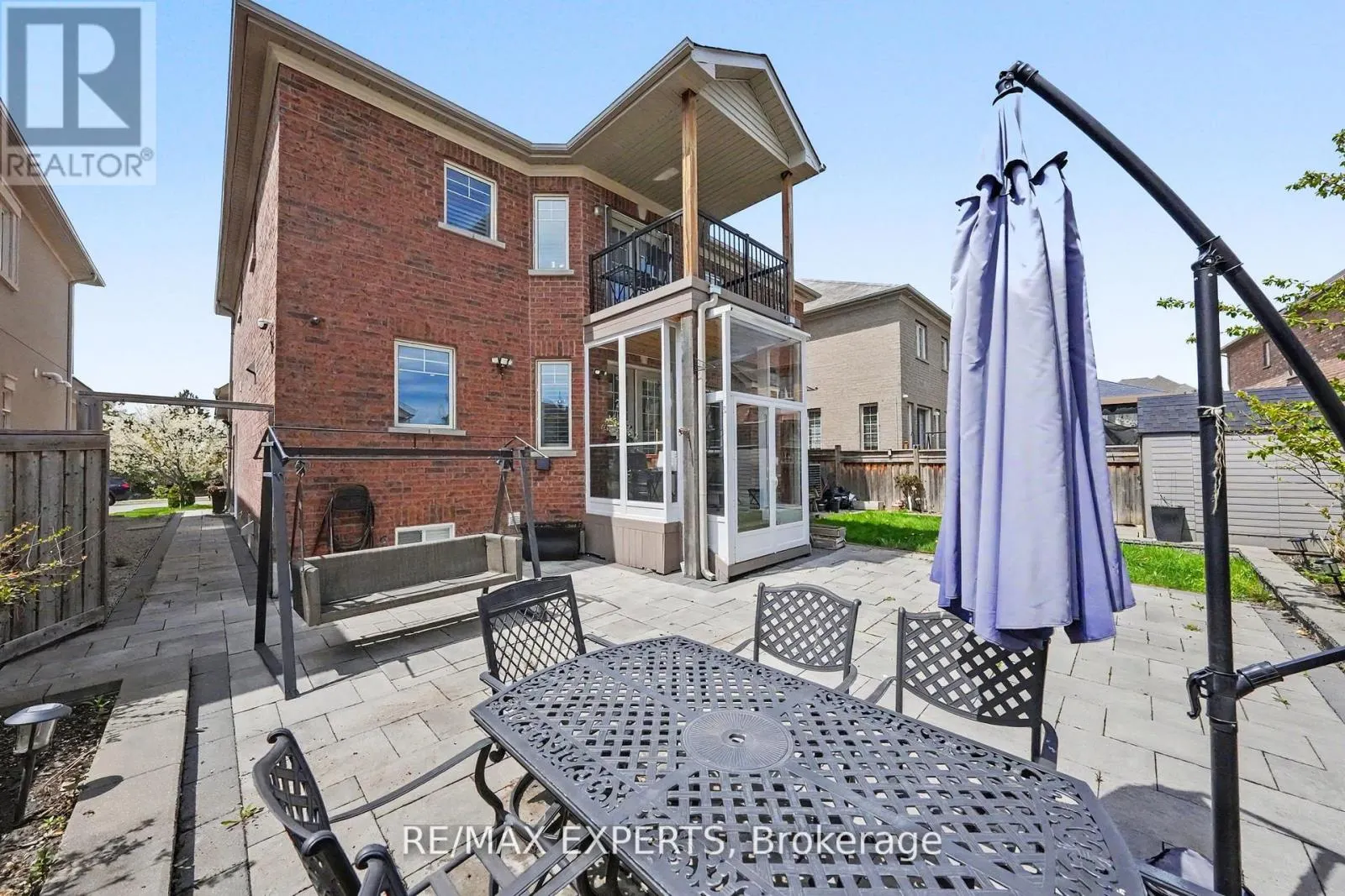 74 DUNROBIN CRESCENT