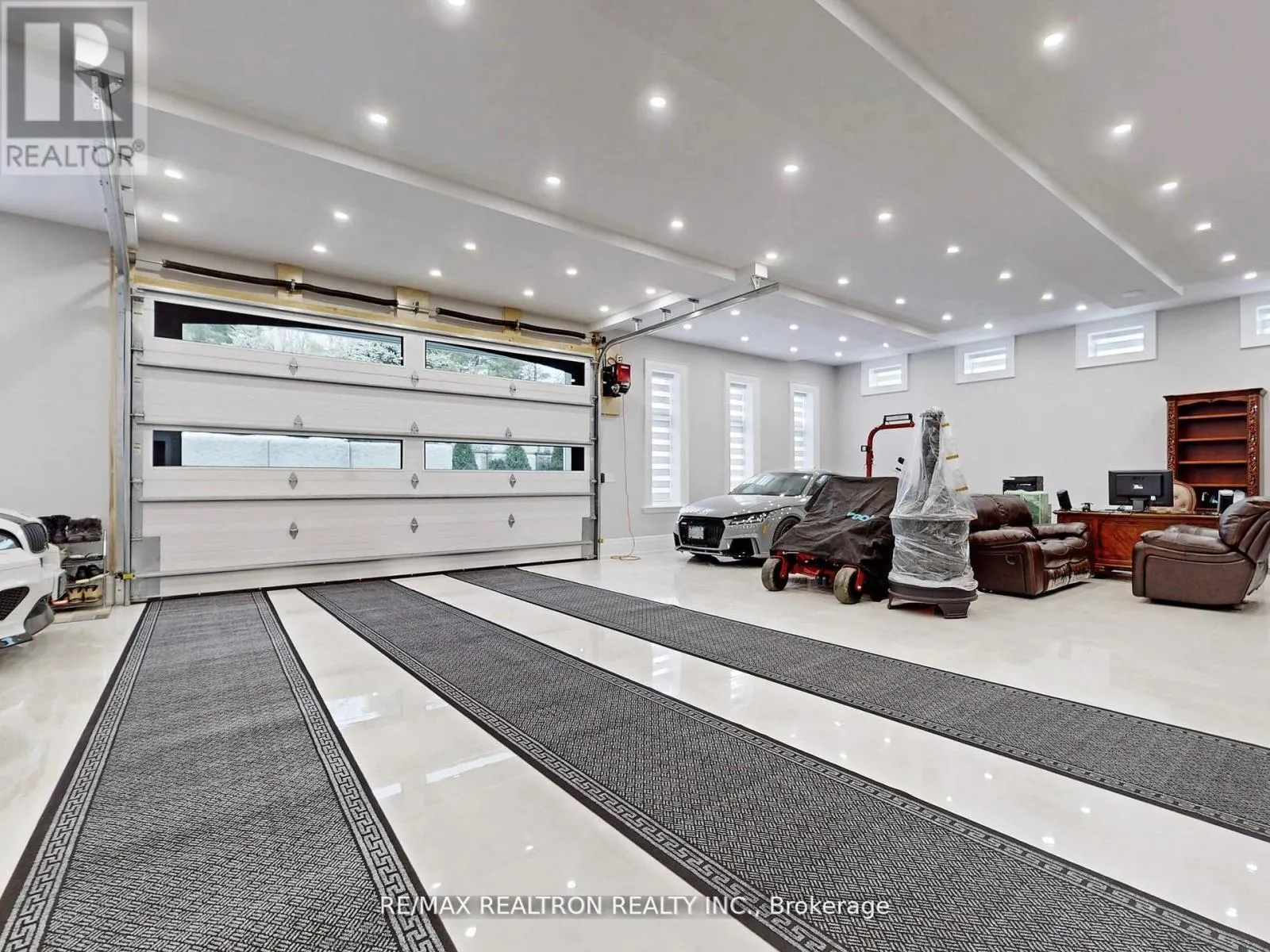 14358 BATHURST STREET